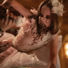 Abigail: Alisha Weir in una sequenza