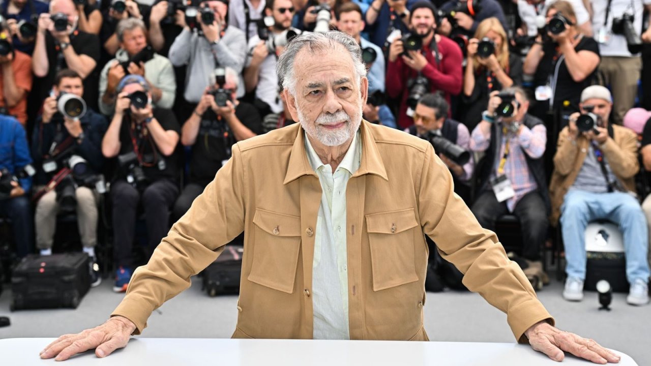 Francis Ford Coppola di fronte ai fotografi di Cannes 2024