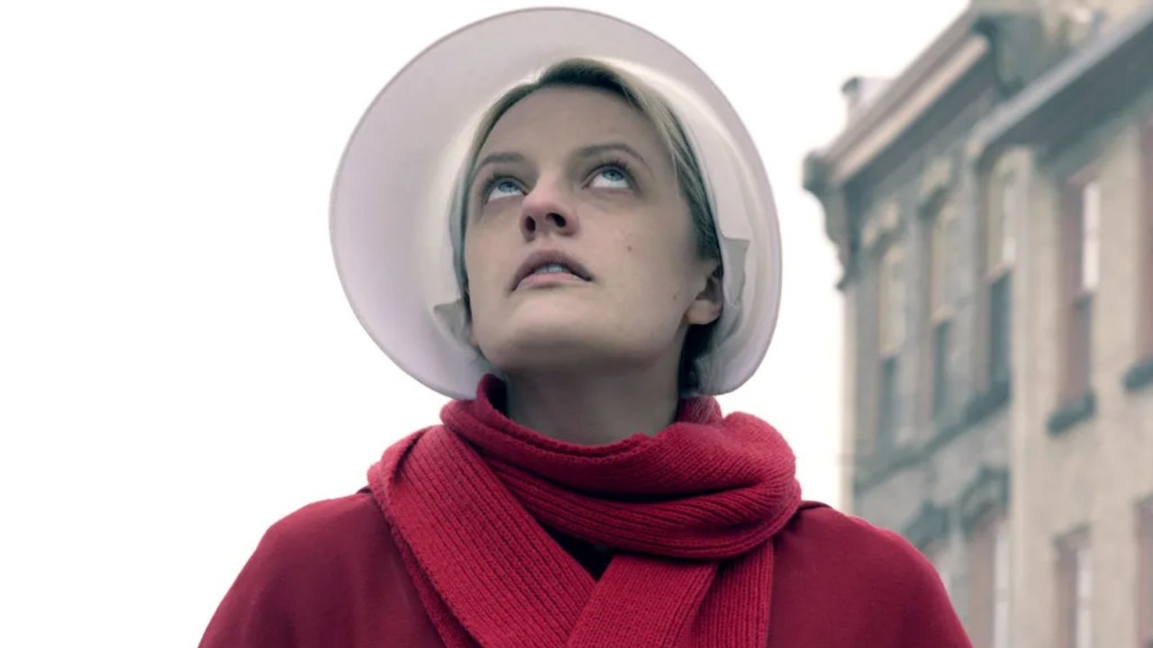 The Handmaid's Tale 6: la star Elisabeth Moss dirigerà il finale della serie