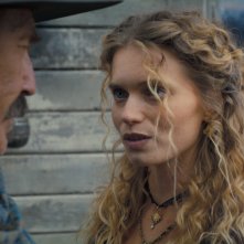 Horizon:  An American Saga - Chapter 1, Abbey Lee in una scena del film
