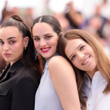 The Balconettes: una foto del cast durante il photocall della 77ª edizione del Festival di Cannes