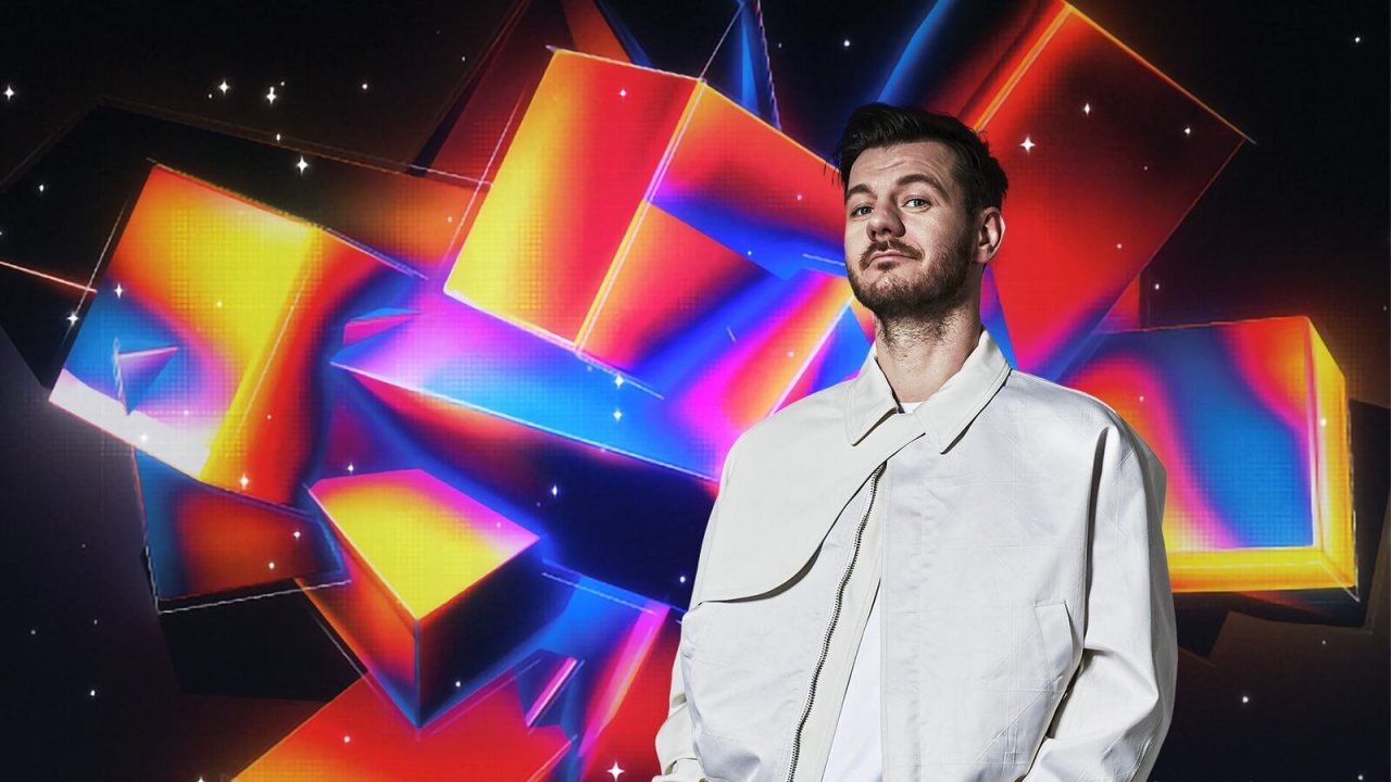 Alessandro Cattelan torna in prima serata con Da vicino nessuno è normale, da stasera su Rai 2