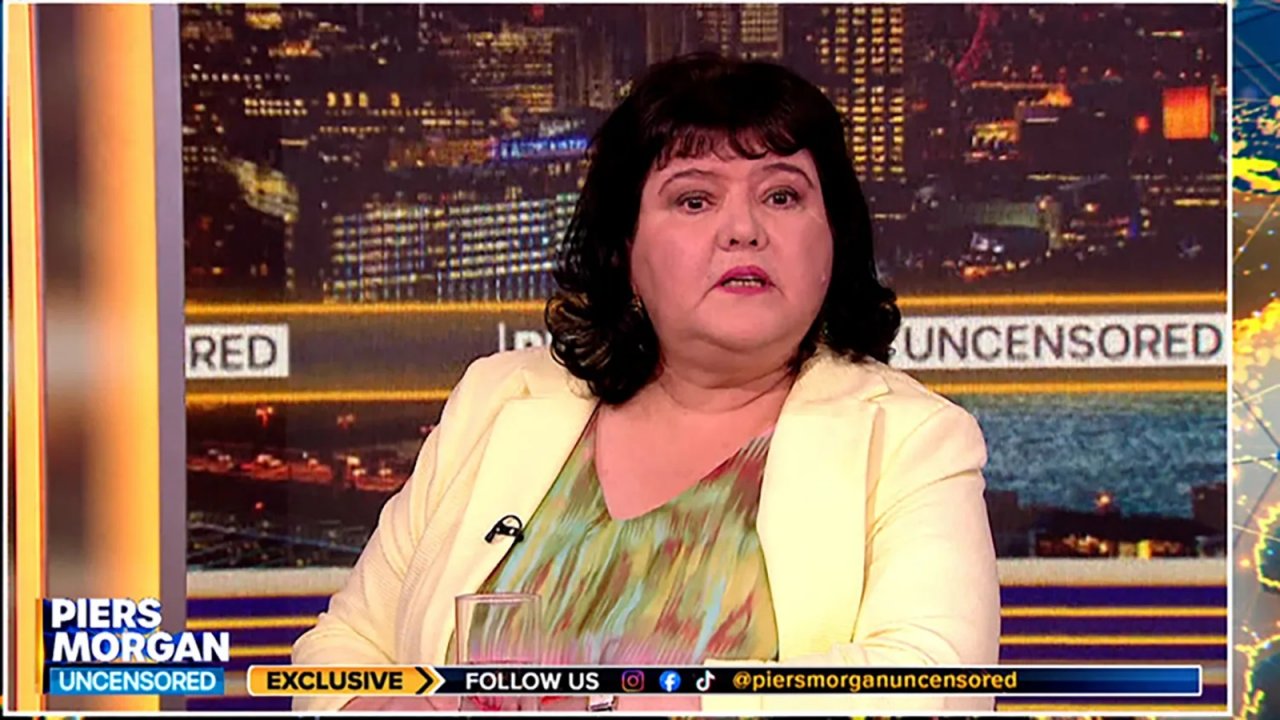 Fiona Harvey in un'intervista tv