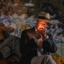 Parthenope: Gary Oldman in una scena del film