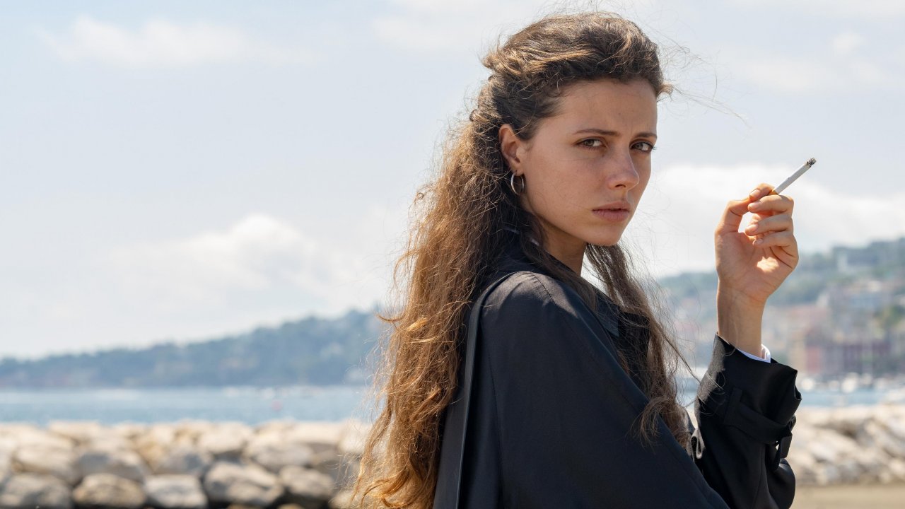 Celeste Dalla Porta, la protagonista di Parthenope, in una scena del film