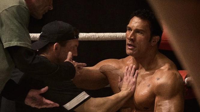 Dwayne Johnson sul ring nella prima foto del film
