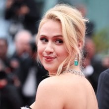 The Apprentice: Maria Bakalova sul tappeto rosso della 77ª edizione del Festival di Cannes