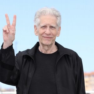 The Shrouds: un primo piano di David Cronenberg a Cannes 2024