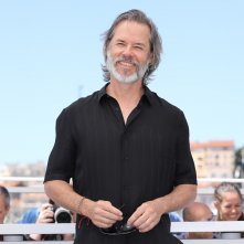 The Shrouds: Guy Pearce durante il photocall della 77ª edizione del Festival di Cannes