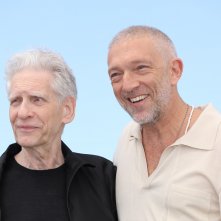The Shrouds: David Cronenberg e Vincent Cassel durante il photocall della 77ª edizione del Festival di Cannes
