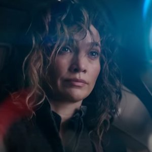 Atlas: Jennifer Lopez in un'immagine