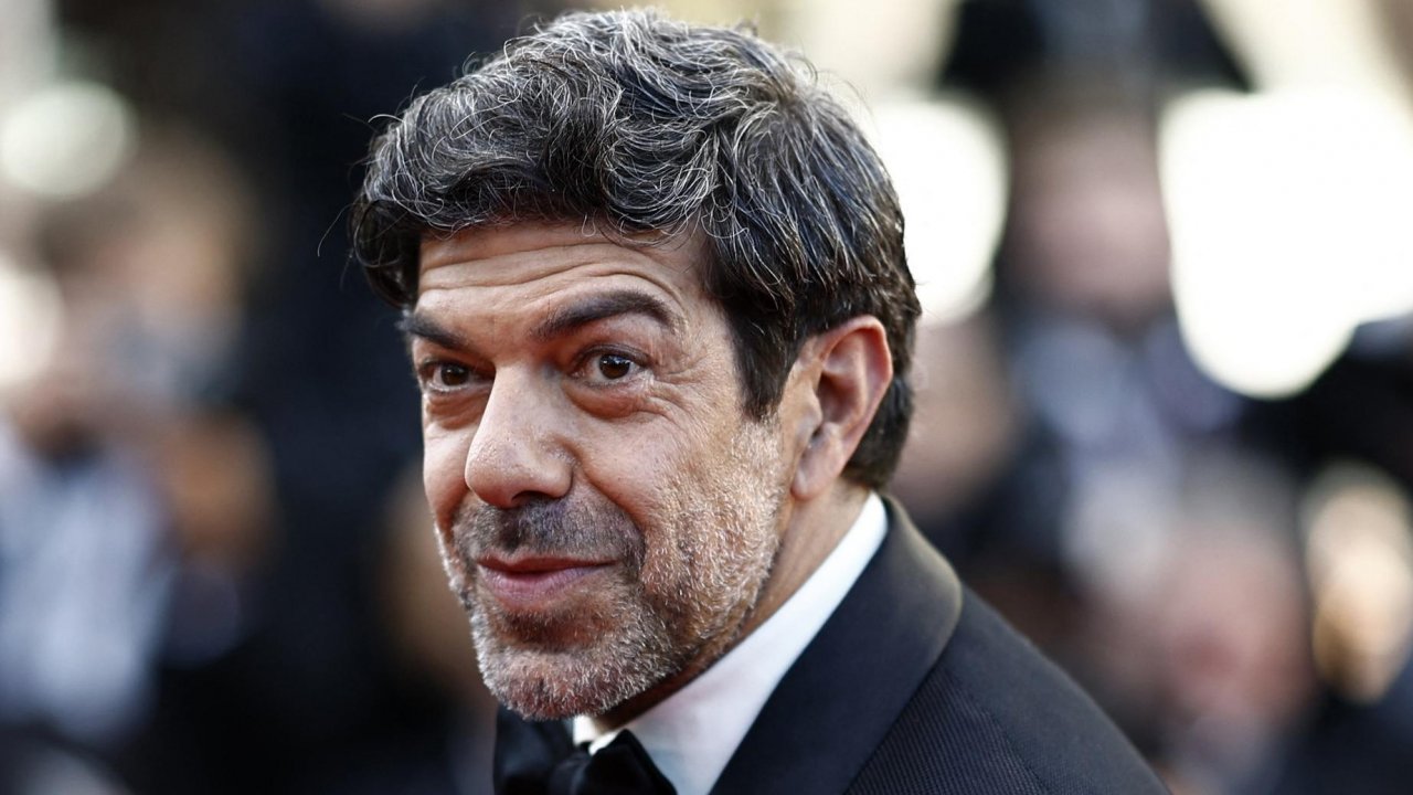 Un primo piano di Pierfrancesco Favino