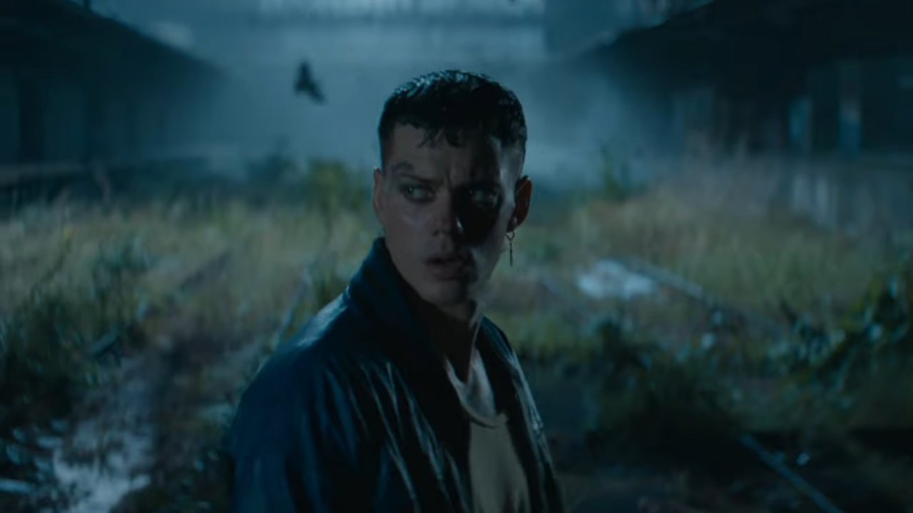 Una foto del film Il Corvo