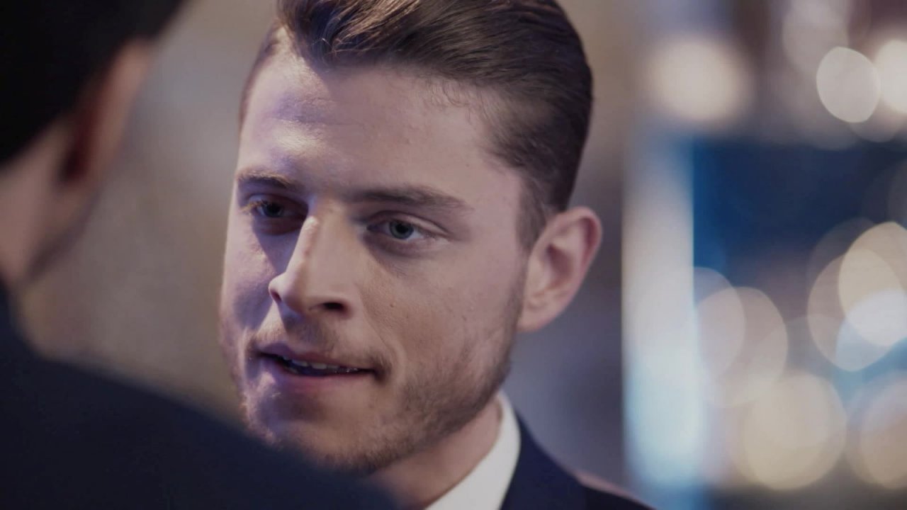 Tufan mentre si confronta con Emir