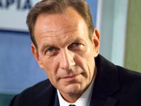 Un Posto al Sole, anticipazioni 13 ottobre: il gesto estremo di Castrese, Ferri scopre un'amara verità