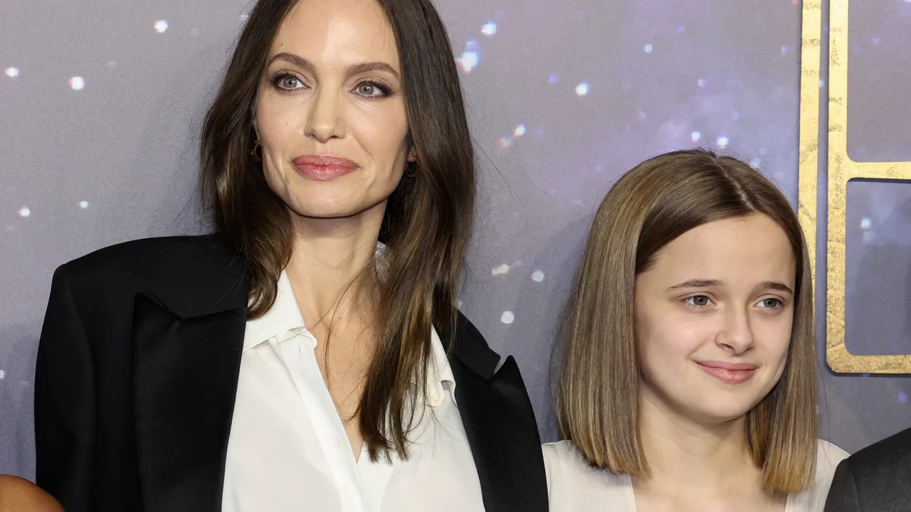 Angelina Jolie con la figlia Vivienne ad un evento