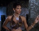 I Flintstones: Halle Berry celebra il trentesimo anniversario: 'La mia presenza fu importante'