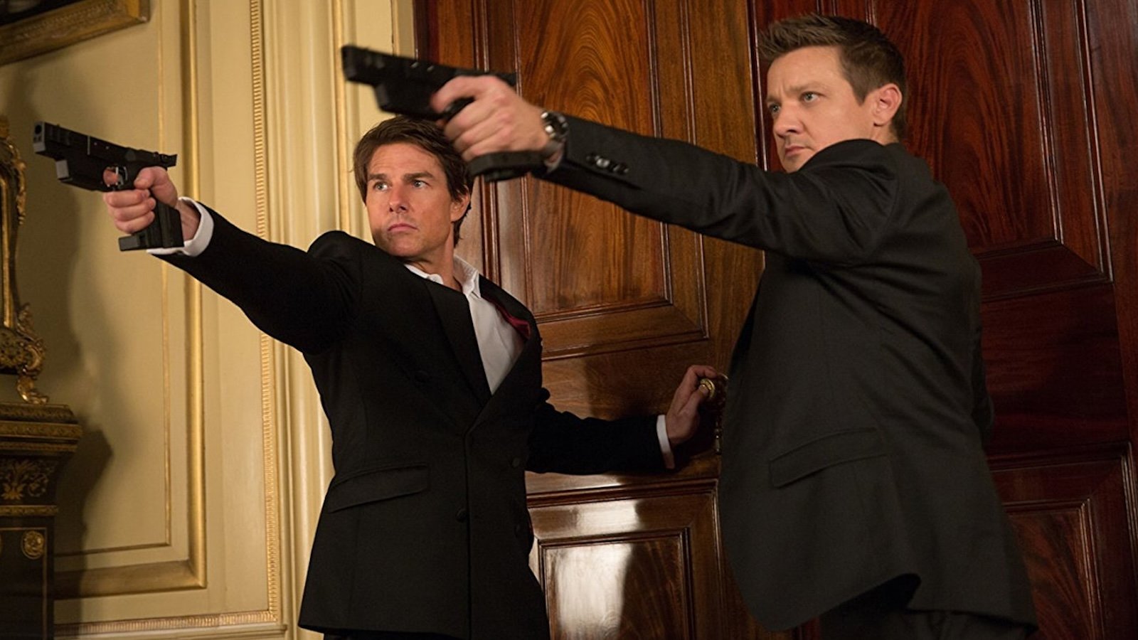 Tom Cruise e Jeremy Renner in Mission: Impossible - Rogue Nation