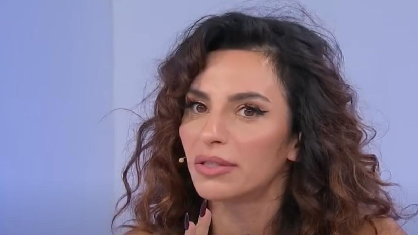 Emanuela Malavisi durante una puntata di Uomini e donne