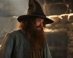 Gli Anelli del Potere 2: Rory Kinnear è Tom Bombadil nelle nuove foto degli episodi inediti