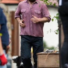 28 Years Later: Aaron Taylor-Johnson in una foto dal set