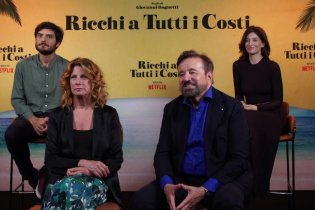Ricchi A Tutti Costi: intervista a Christian De Sica, Angela Finocchiaro, Dharma Mangia Woods, Claudio Colica
