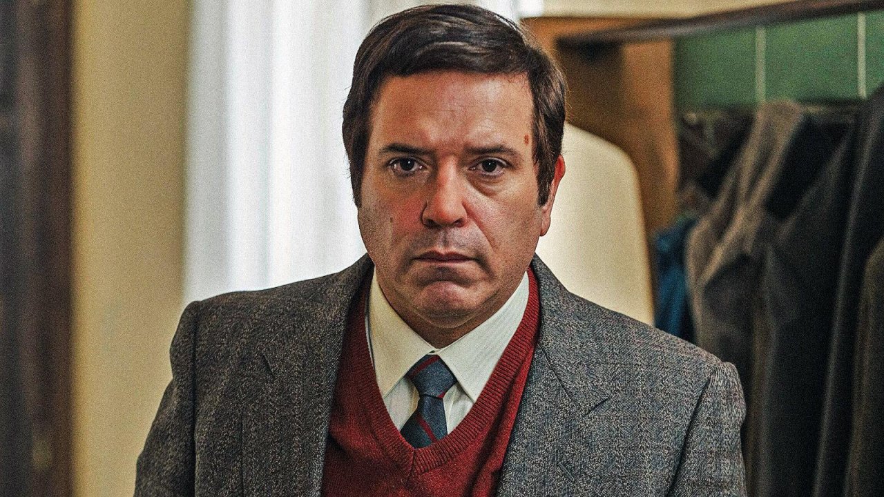 Enzo Paci si trasforma in Paolo Villaggio in Com'è umano lui!