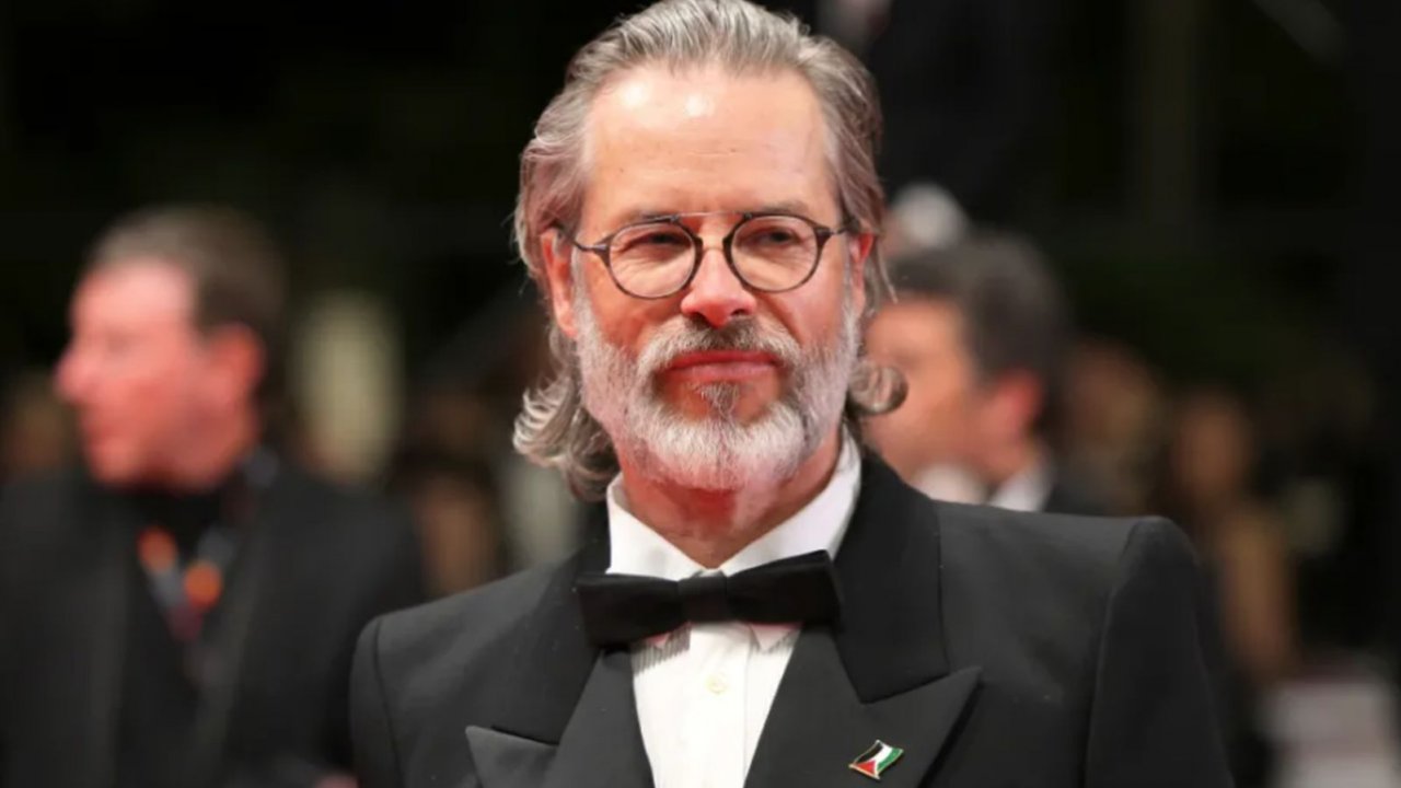 Guy Pearce con indosso la spilla della Palestina a Cannes 2024