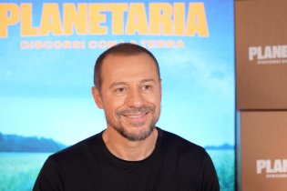 Planetaria: intervista a Stefano Accorsi