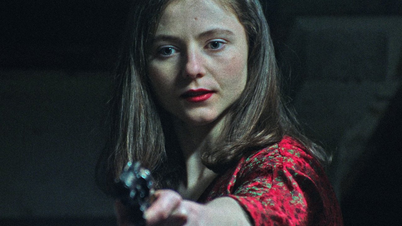 Thomasine McKenzie in Eileen