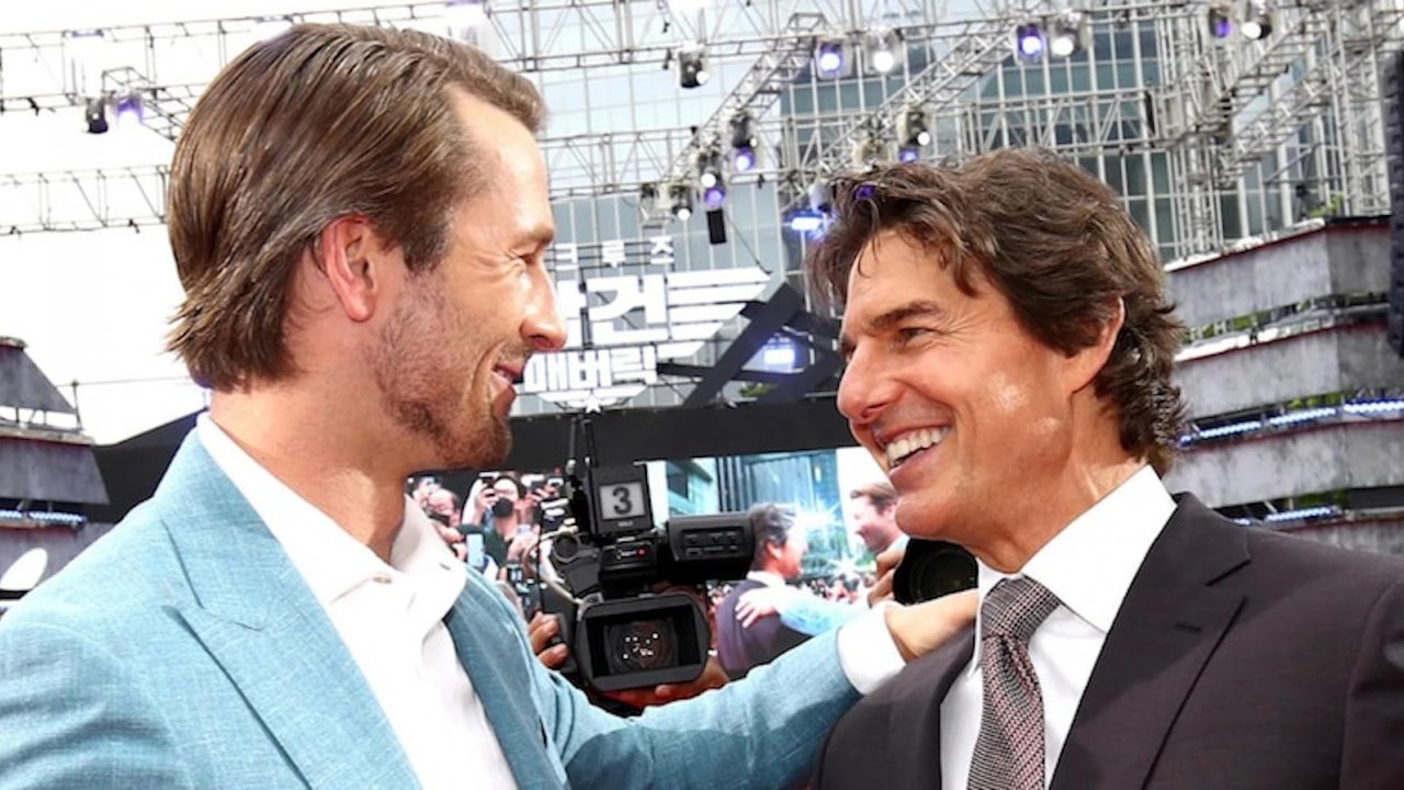 Glen Powell e Tom Cruise sul red carpet
