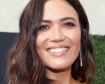 Fiocco rosa per Mandy Moore, l'attrice è in attesa della sua prima figlia