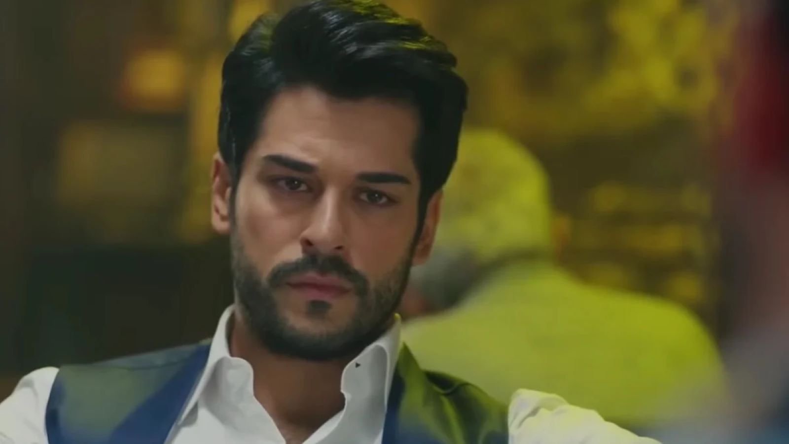 Kemal nella soap turca è interpretato da Burak Özçivit