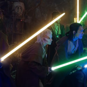 The Acolyte: un mare di Spade Laser in una scena della serie Star Wars