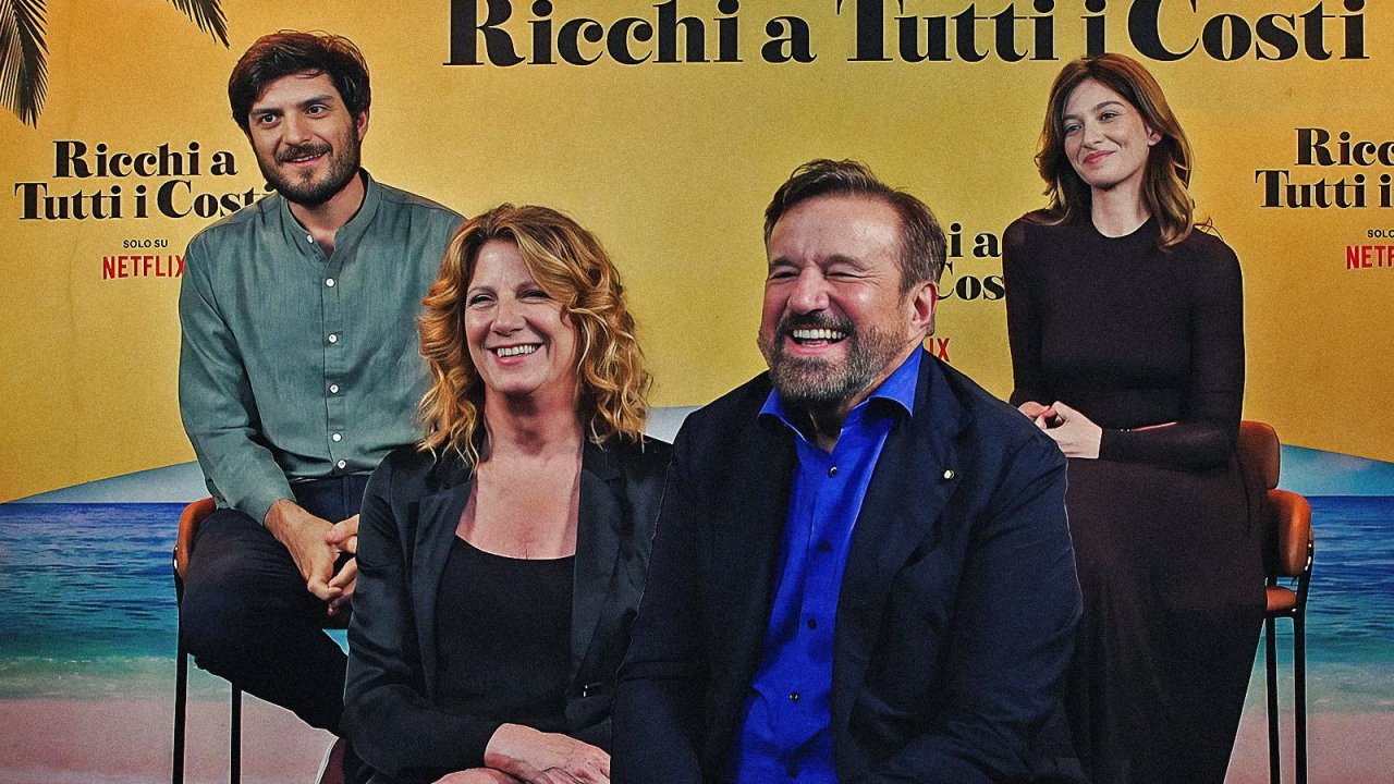 Christian De Sica, Angela Finocchiaro, Dharma Mangia Woods e Claudio Colica