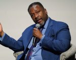 'Affitto negato perché nero', l'attore di Superman Wendell Pierce contro razzismo e bigotti