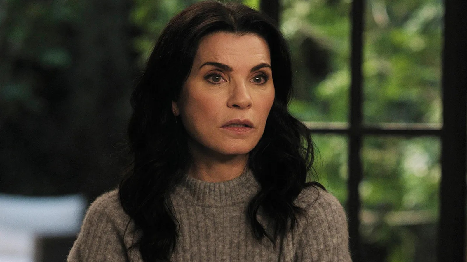 Julianna Margulies nella serie The Morning Show