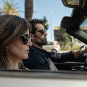 I protagonisti di Gangs of Galicia in una scena in macchina