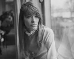 È morta Francoise Hardy, cantautrice e icona francese anni Sessanta. Aveva 80 anni