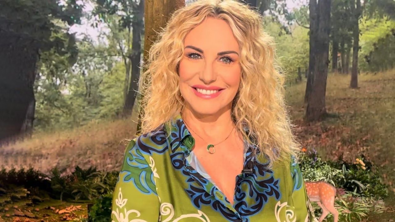 Un primo piano di Antonella Clerici