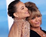 Goldie Hawn è sicura: 'Mia figlia Kate Hudson è convinta che preferisca suo fratello'