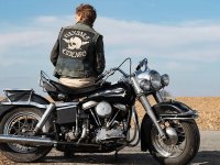 The Bikeriders, la recensione: bulli, pupe e quell'America dal respiro cinematografico
