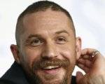 Tom Hardy fa chiarezza sul possibile ritorno in Peaky Blinders e sul casting di Knives Out 3