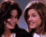 Jennifer Aniston, gli auguri a Courteney Cox per i suoi 60 anni: 'La mia migliore amica'