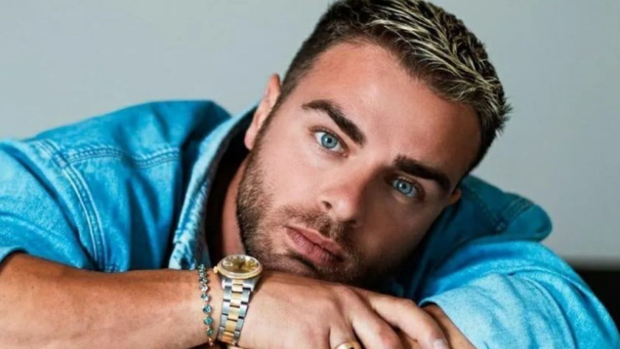 un primo piano di Sergio su Greta