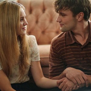 Dawn: Brec Bassinger, Khobe Clarke in una scena