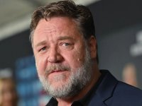 Russell Crowe: '40 pappagalli neri mi hanno fatto visita dopo la morte di mio padre'