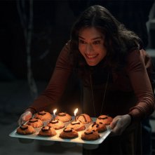 Cobweb: Lizzy Caplan in una sequenza