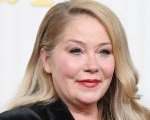 Christina Applegate rassicura i suoi fan: 'Non ho alcuna intenzione di suicidarmi'