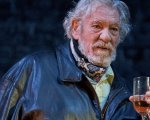 Ian McKellen ringrazia i medici dopo l'incidente a teatro: 'Sono in immenso debito con loro'